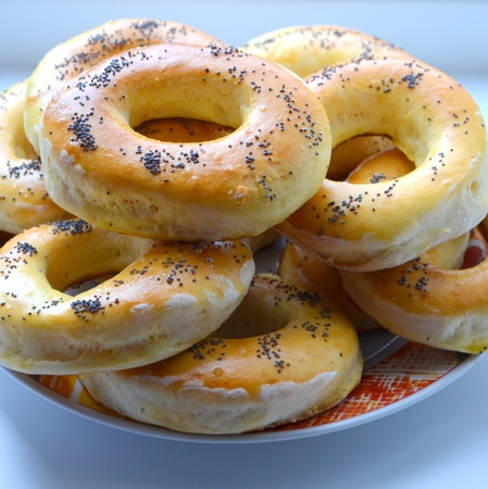 photo of bagels on a plate